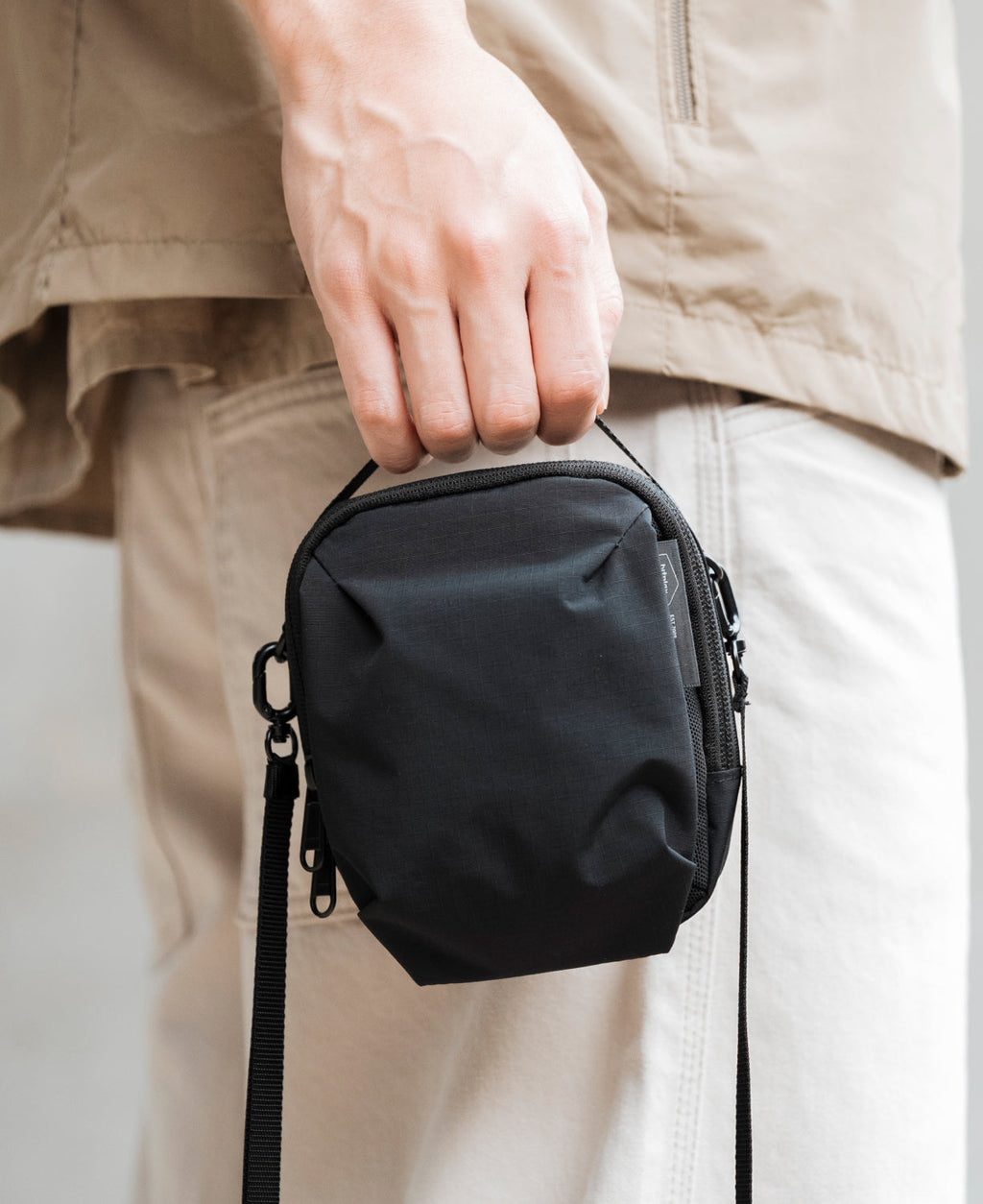 Essential 0.5L Transit Pouch- Black