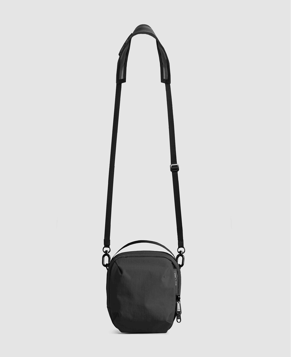 Essential 0.5L Transit Pouch- Black
