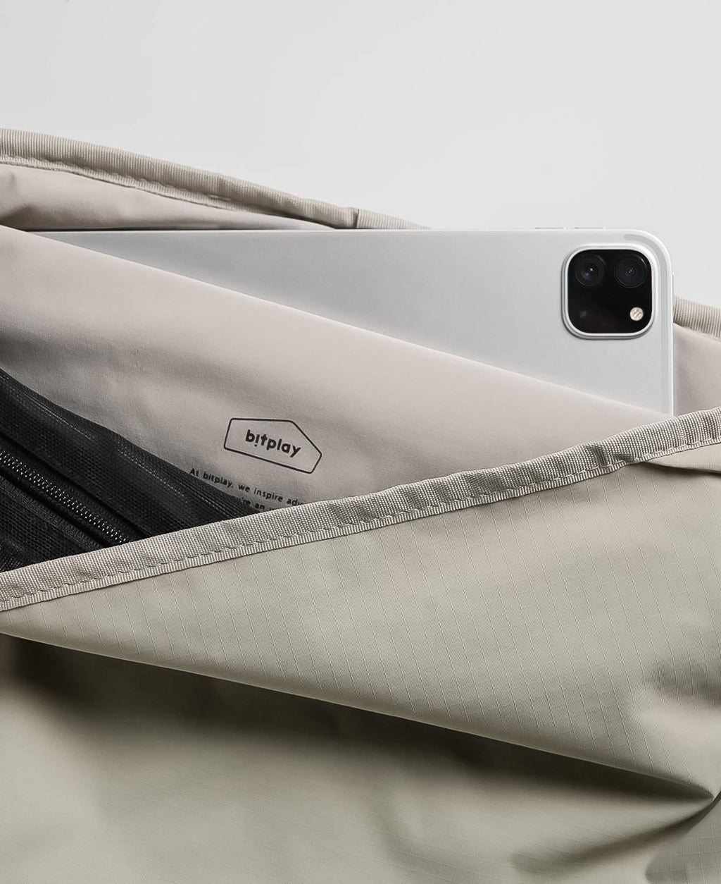 Essential 6.5L Messenger Bag- Grey