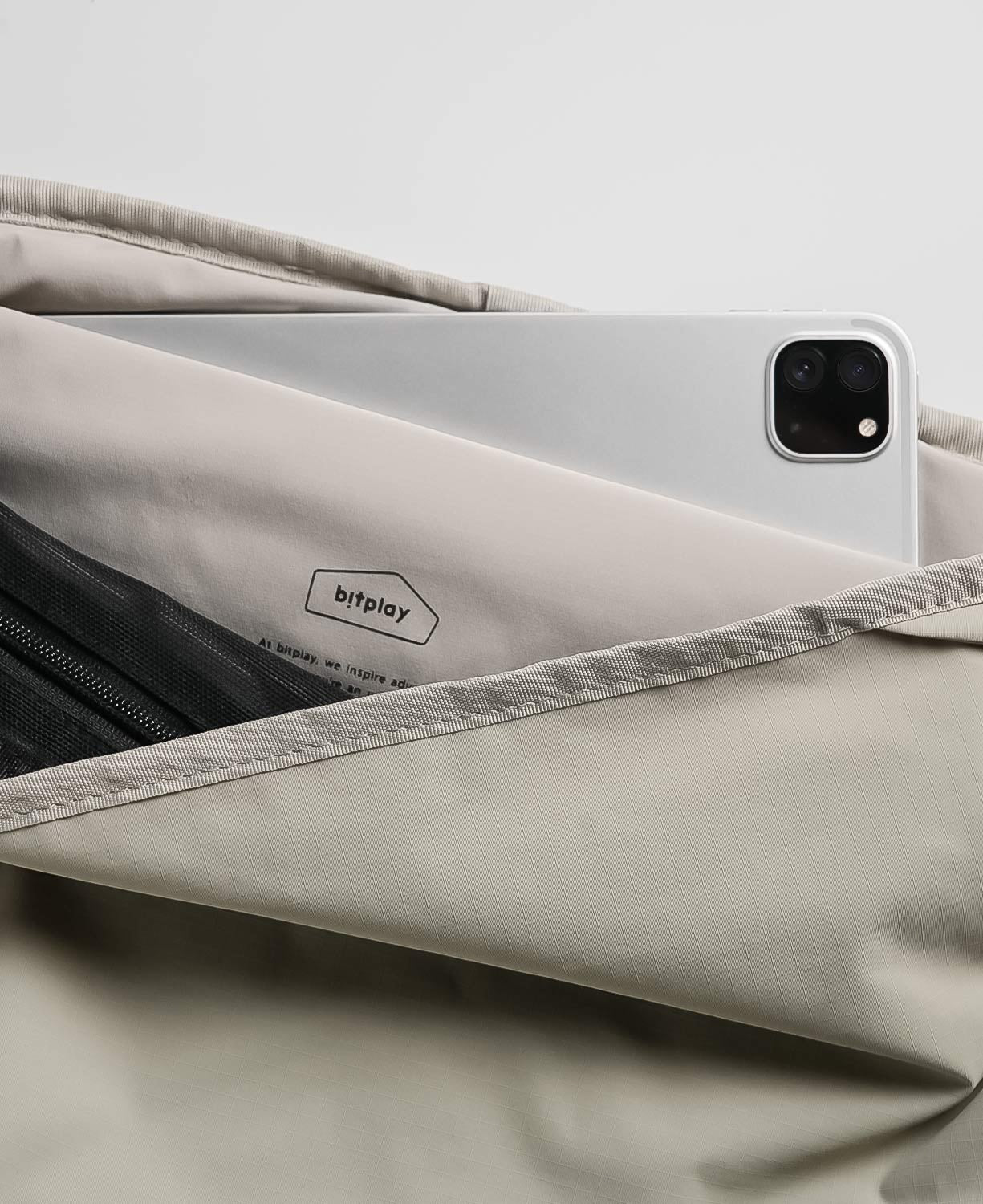 Essential 6.5L Messenger Bag- Grey