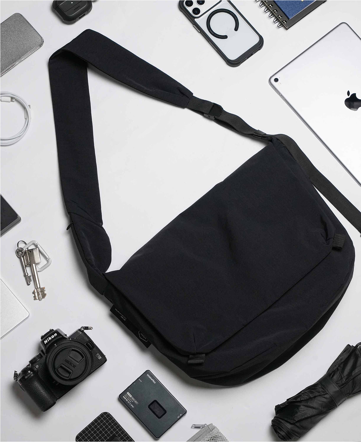 Essential 6.5L Messenger Bag- Grey