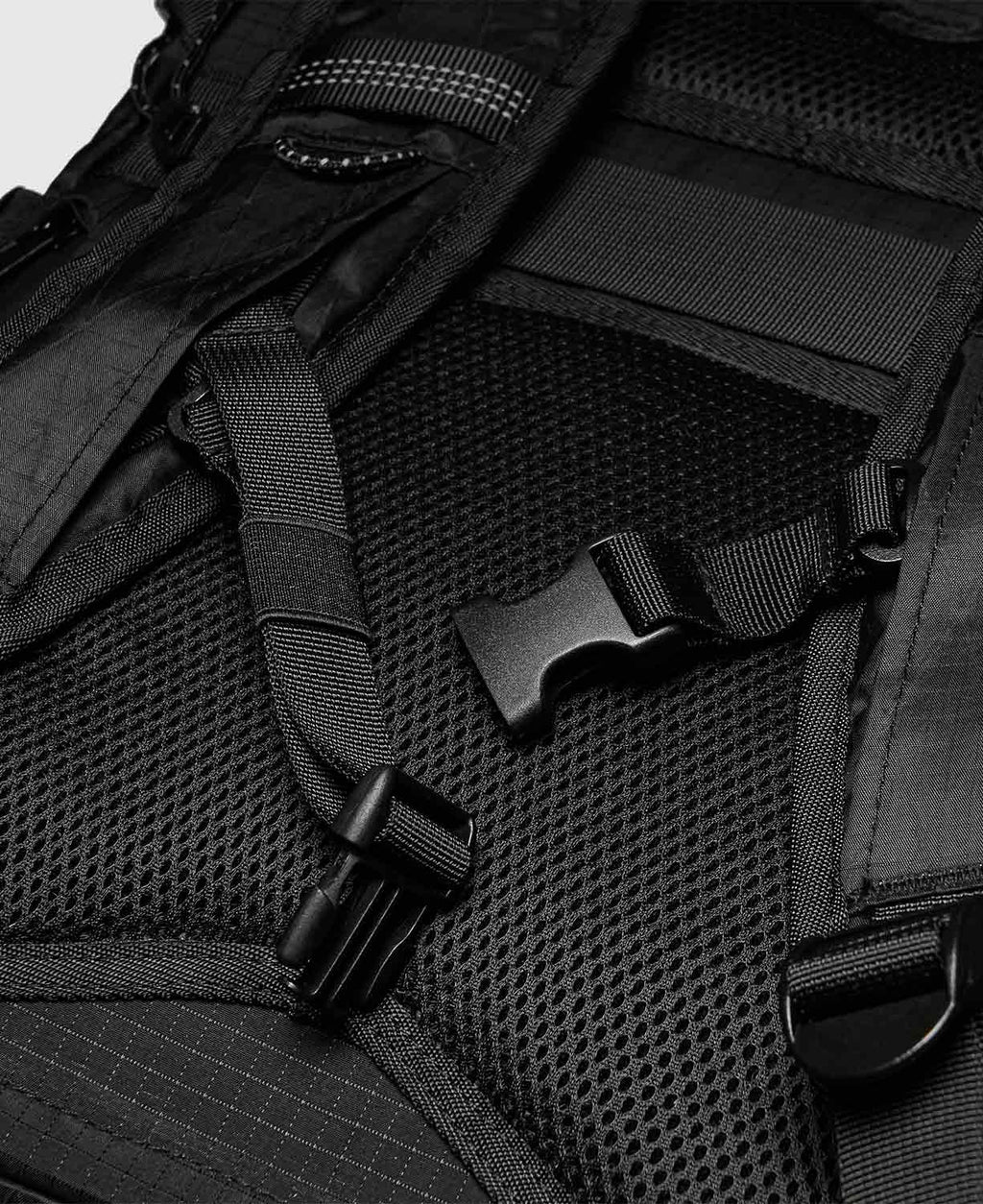 28L Backpack Black Series