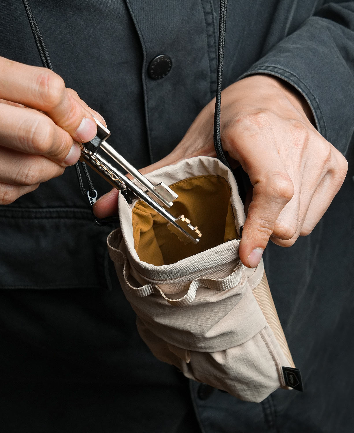 Essential Phone Pouch-Black