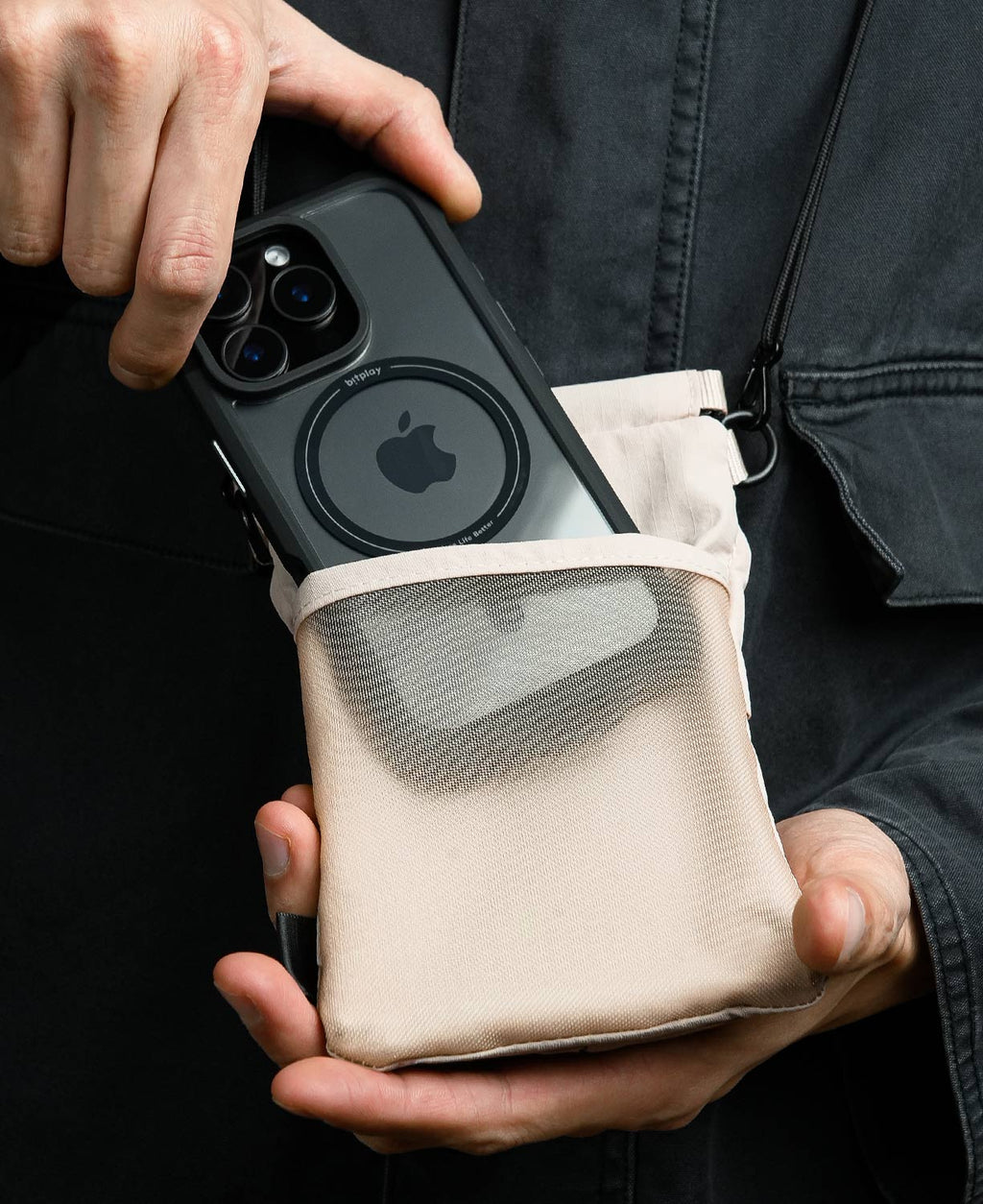 Essential Phone Pouch-Black